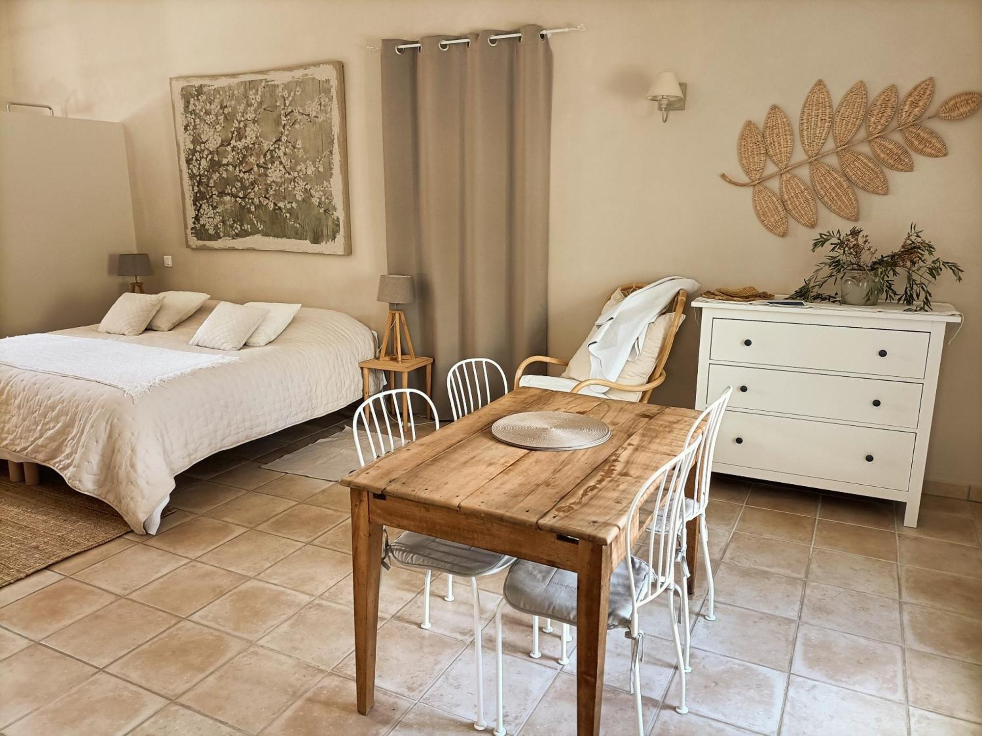 La Ferme Les Eybrachas Hotel Réauville Стая снимка